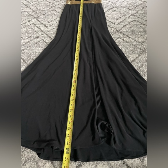 Mac Duggal Black and Gold Formal Gown - Picture 6 of 12